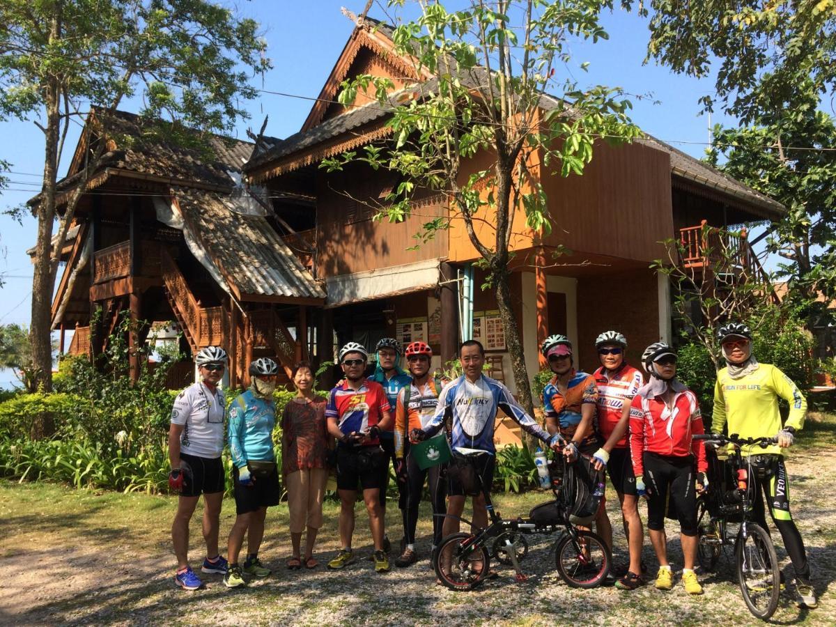 Ruen Thai Rim Haad Thang Kwian Exteriör bild