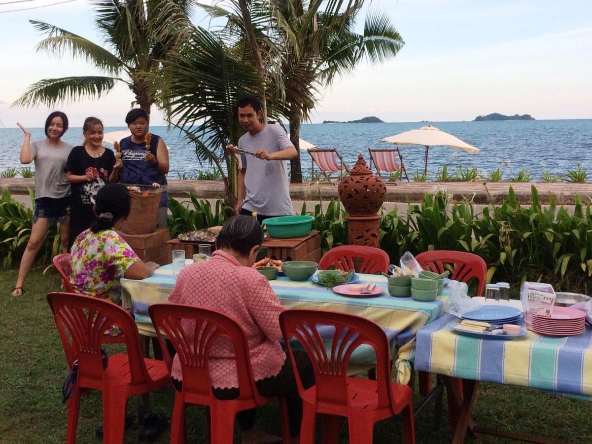 Ruen Thai Rim Haad Thang Kwian Exteriör bild