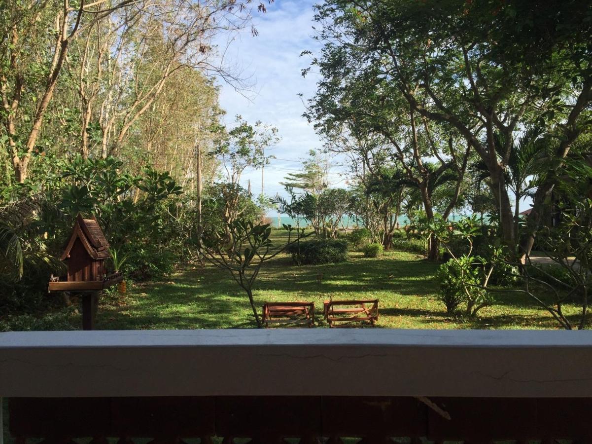 Ruen Thai Rim Haad Thang Kwian Exteriör bild
