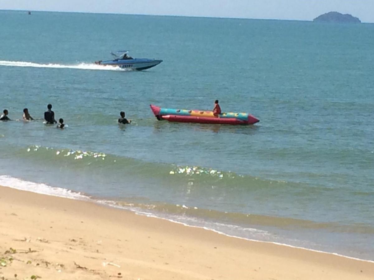 Ruen Thai Rim Haad Thang Kwian Exteriör bild