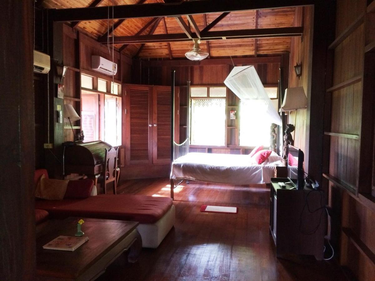 Ruen Thai Rim Haad Thang Kwian Exteriör bild