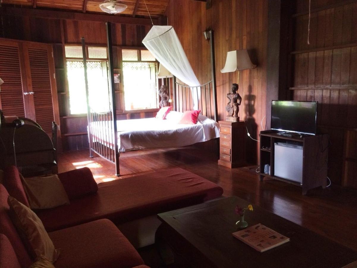 Ruen Thai Rim Haad Thang Kwian Exteriör bild