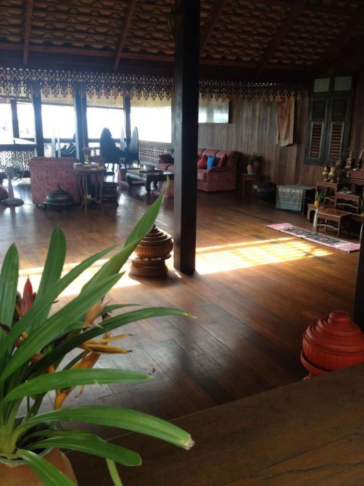 Ruen Thai Rim Haad Thang Kwian Exteriör bild