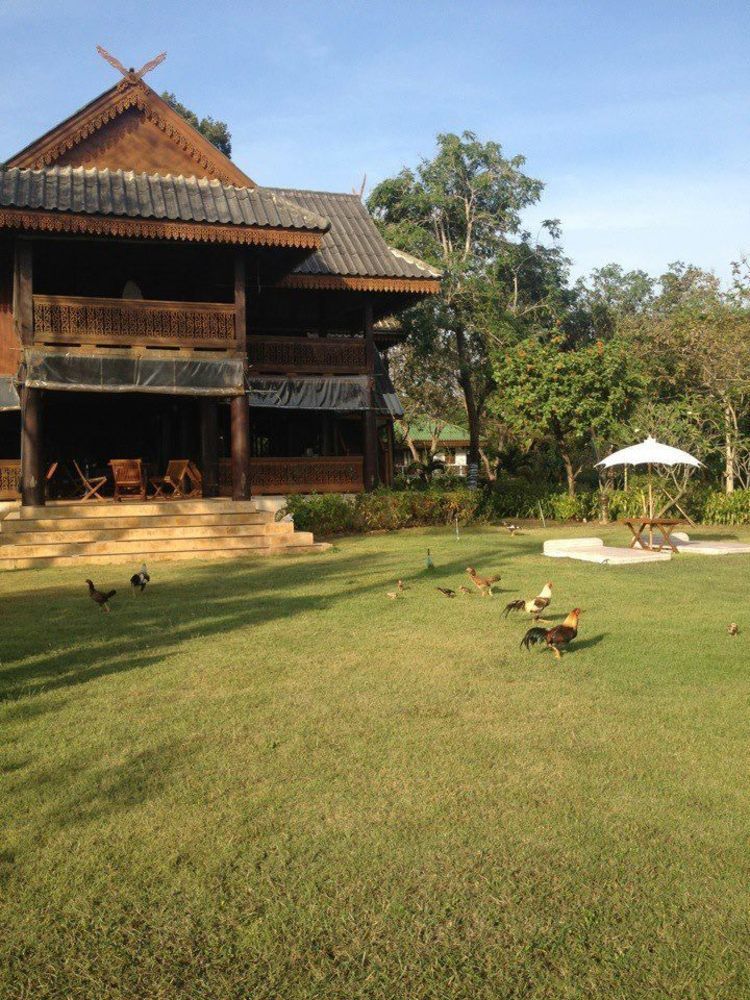 Ruen Thai Rim Haad Thang Kwian Exteriör bild